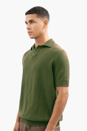 OLIVE GREEN TEXTURED KNITTED POLO