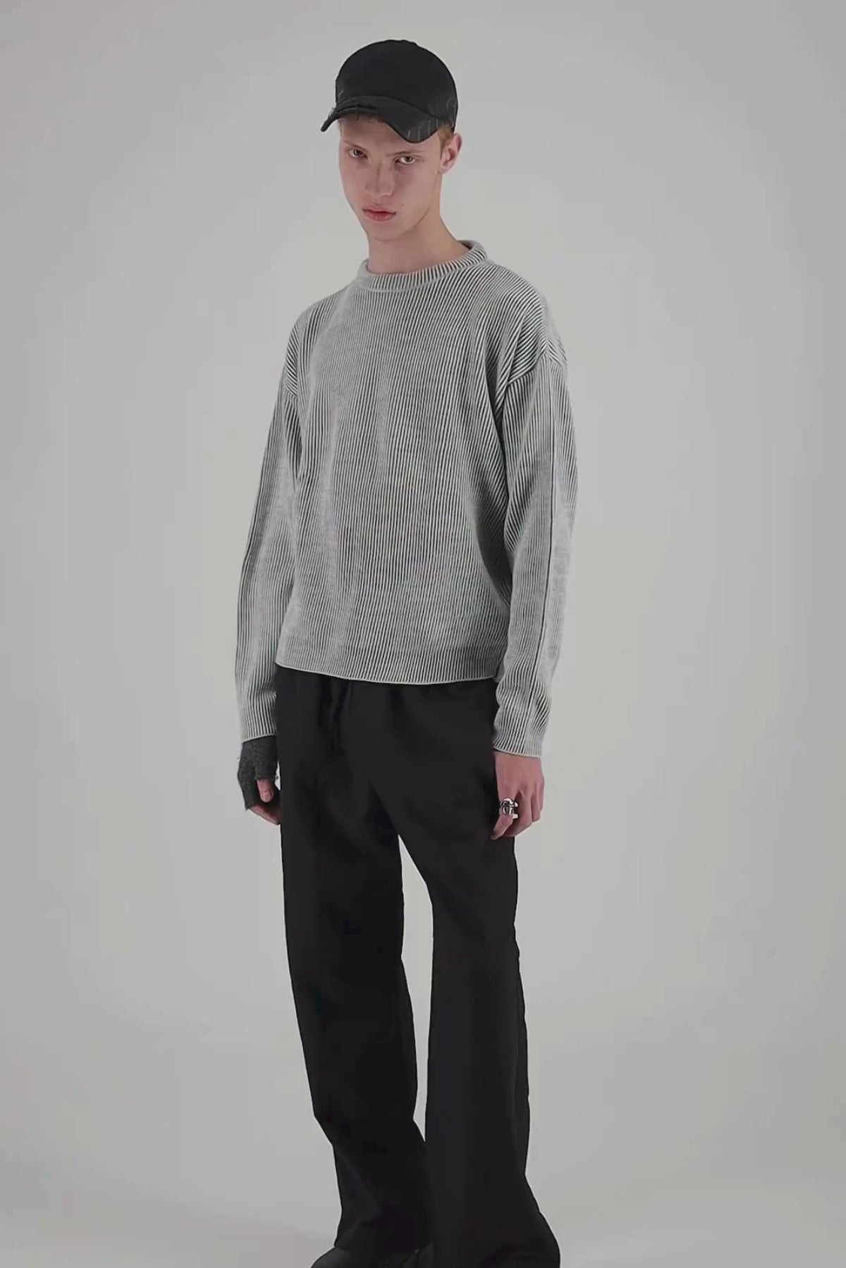 striped pullover [grey]